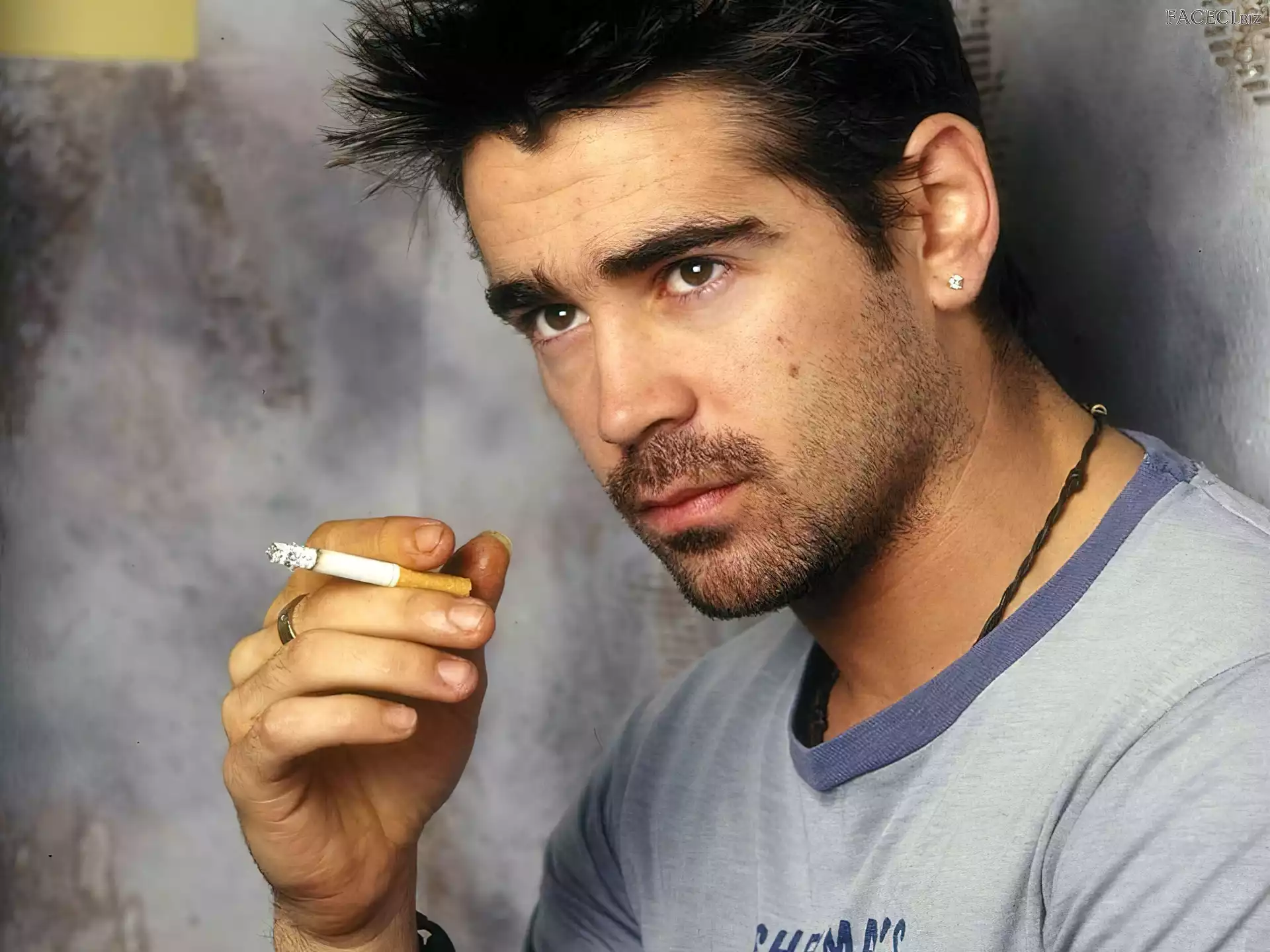 Papieros, Colin Farrell